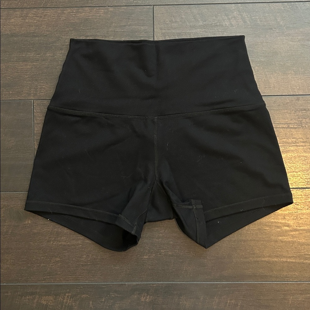 Born Primitive shorts. Size small. Black